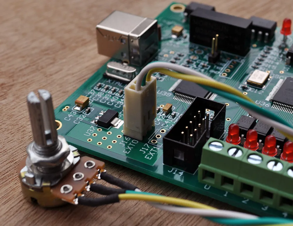4 оси Mach3 CNC USB Гладкий Степпер движения контроллера карты 200 кГц удостоверения личности для ЧПУ Драйвер шагового двигателя
