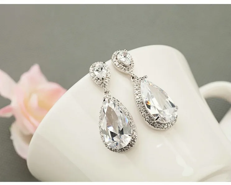 LUOTEEMI Elegant Teardrop Shape White CZ Stone Fashion Waterdrop Bridal Earrings for Sexy Lady Luxury Dinner Dress Accessories