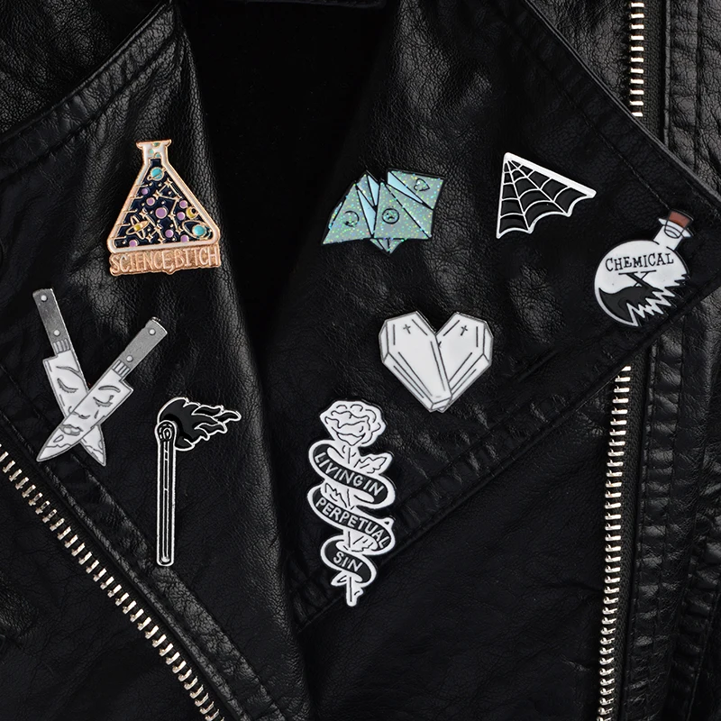 

Halloween Unisex Accessories Dagger Knife Matches Cobweb Flower Rose Heart Coffin Punk pin Enamel Brooch For Women Men