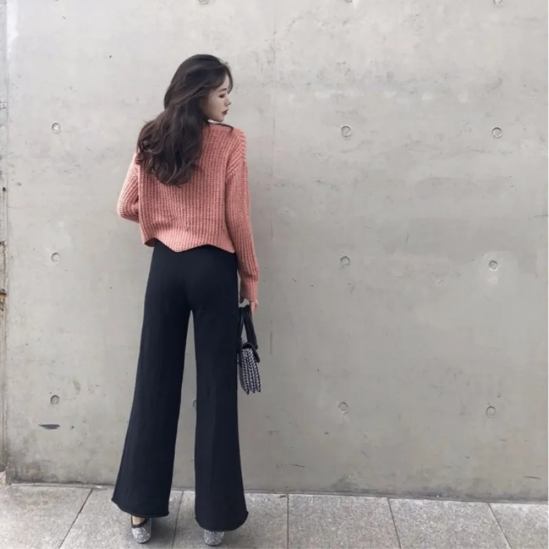 Женский свободный свитер в стиле ретро теплый однотонный короткий для осени и