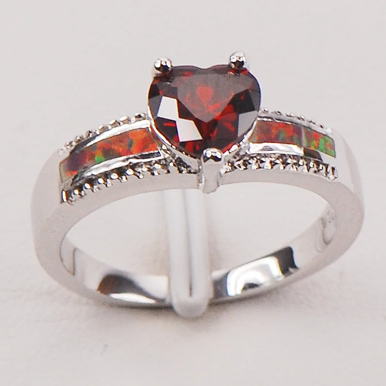 Женское кольцо из серебра 925 пробы с гранатом и красным огненным опалом размеры 6 7