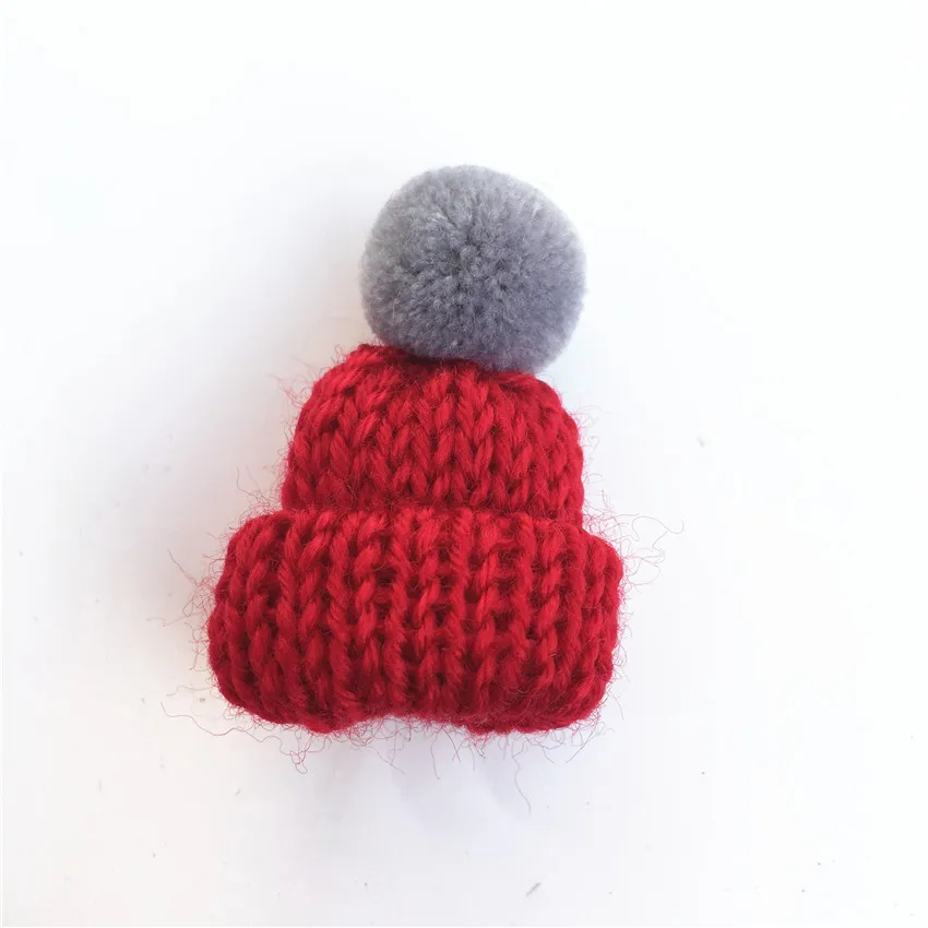 5 шт. мини цветная шерстяная вязаная Hairball брошь «шляпа» булавки для женщин мужчин свитер рубашка куртка воротник значок модные аксессуары - Цвет: Wine Red Cap C6 Pom