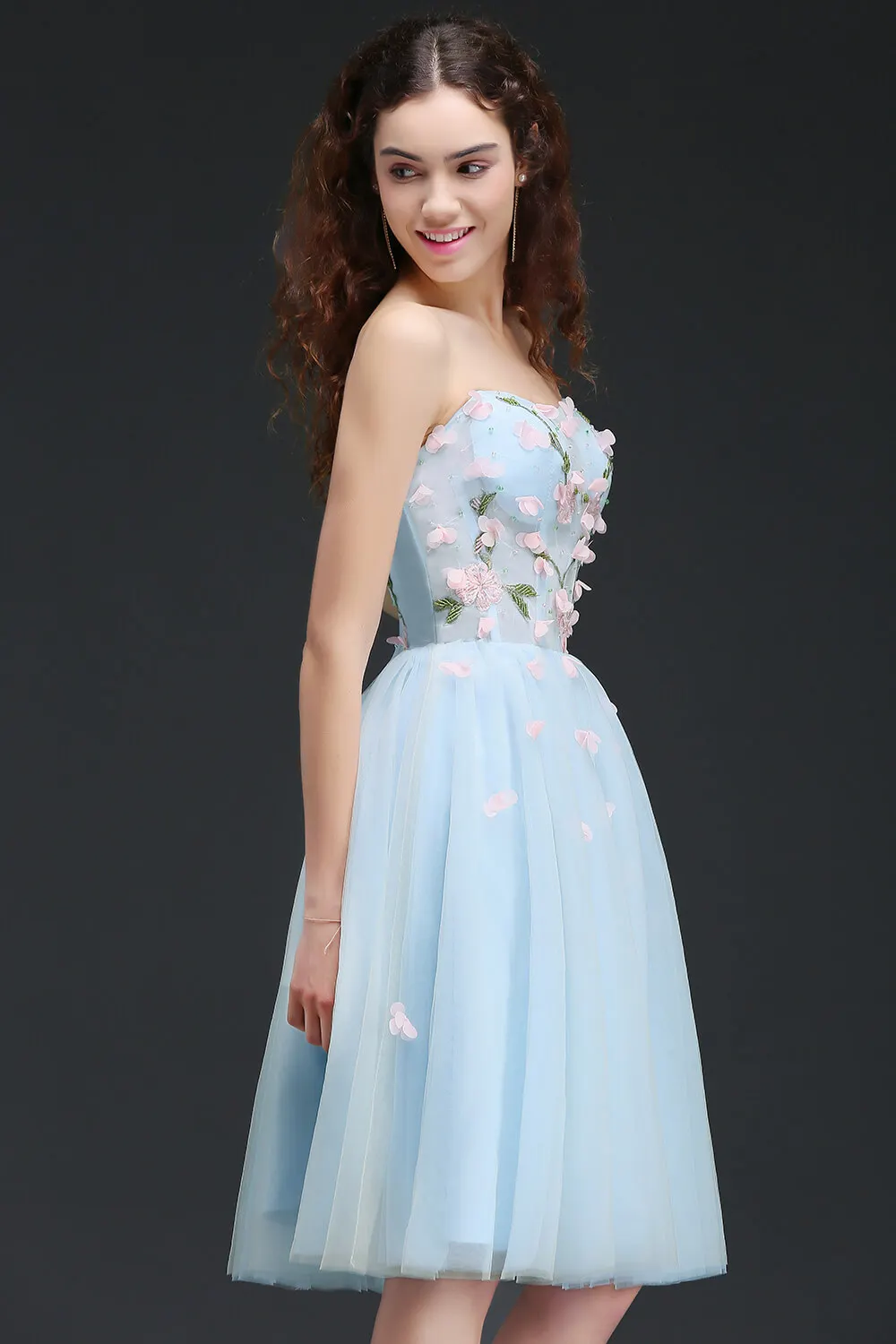 Новые короткие платья для выпускного вечера 2019 Line без бретелек сексуальное