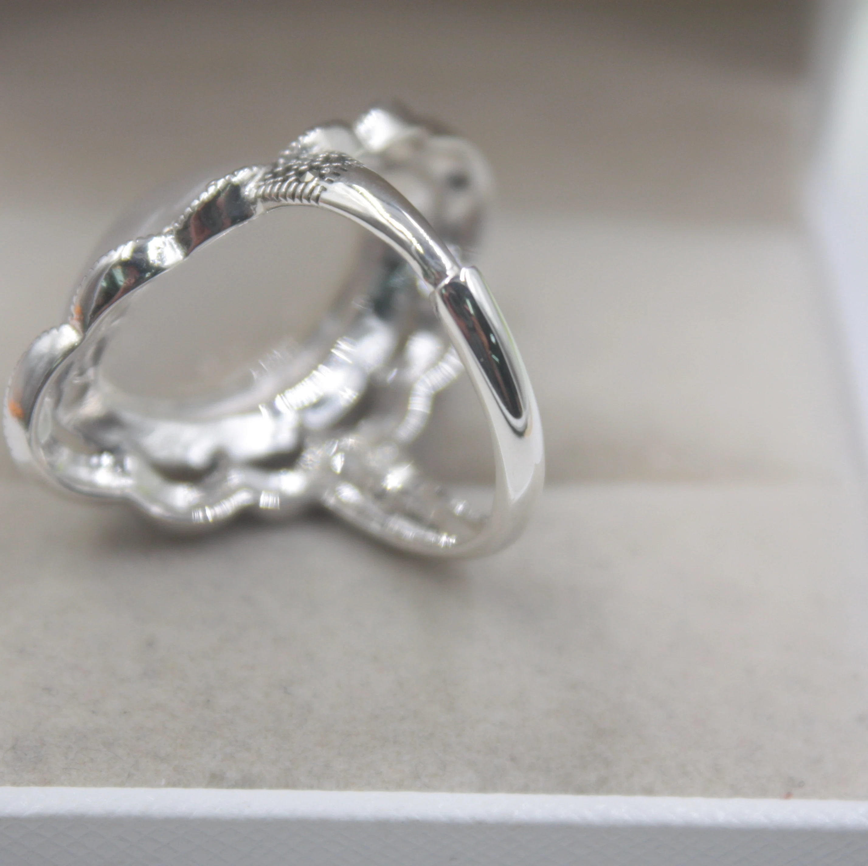 Кольцо из настоящего серебра S925 с белым халцедоном женское кольцо цирконом 32 мм