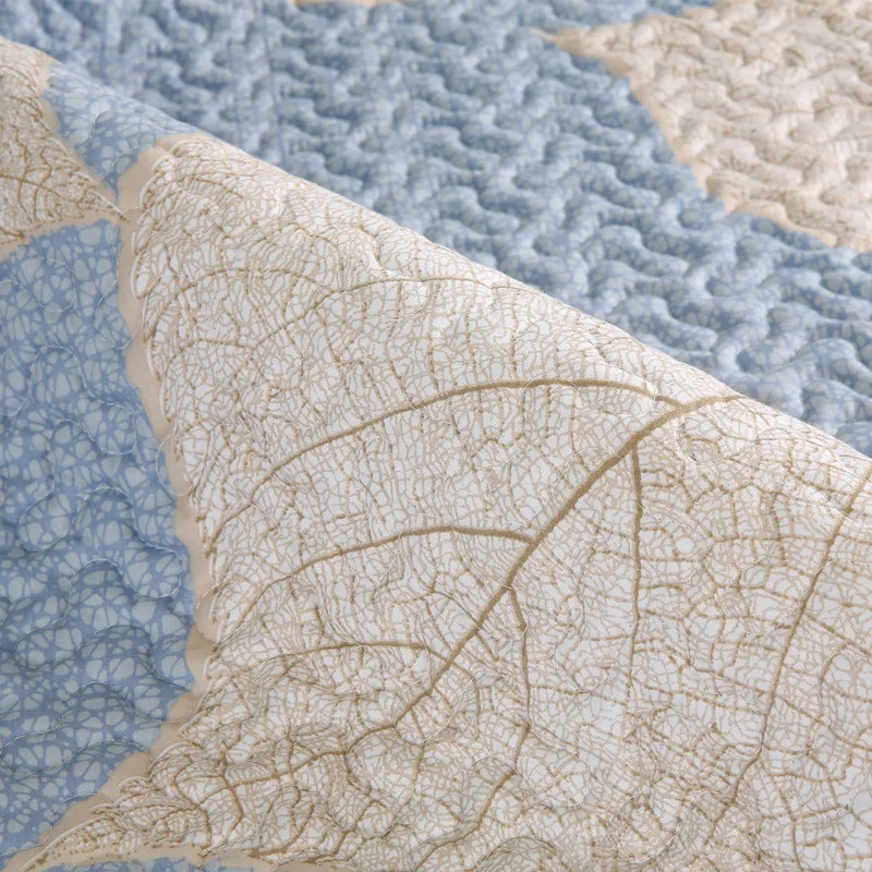 Чехол для дивана мягкое нескользящее покрывало с принтом синих листьев в