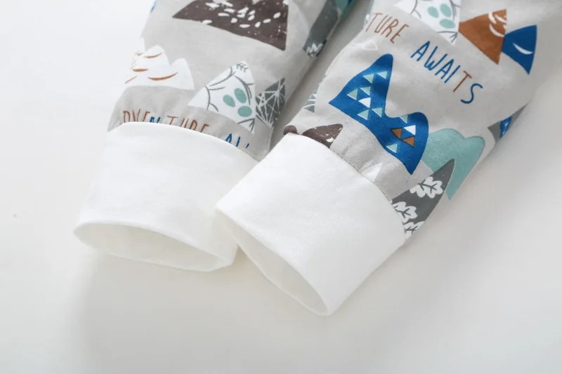 Одежда для маленьких мальчиков и девочек осенние боди + штаны шапочка комплект