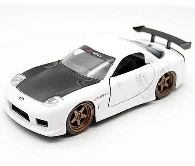JADA 1:32 Масштаб сплава игрушка автомобиля, высокая имитация RX7 FD ракета Кролик модель автомобиля, 2 открытой двери, игрушечные транспортные средства