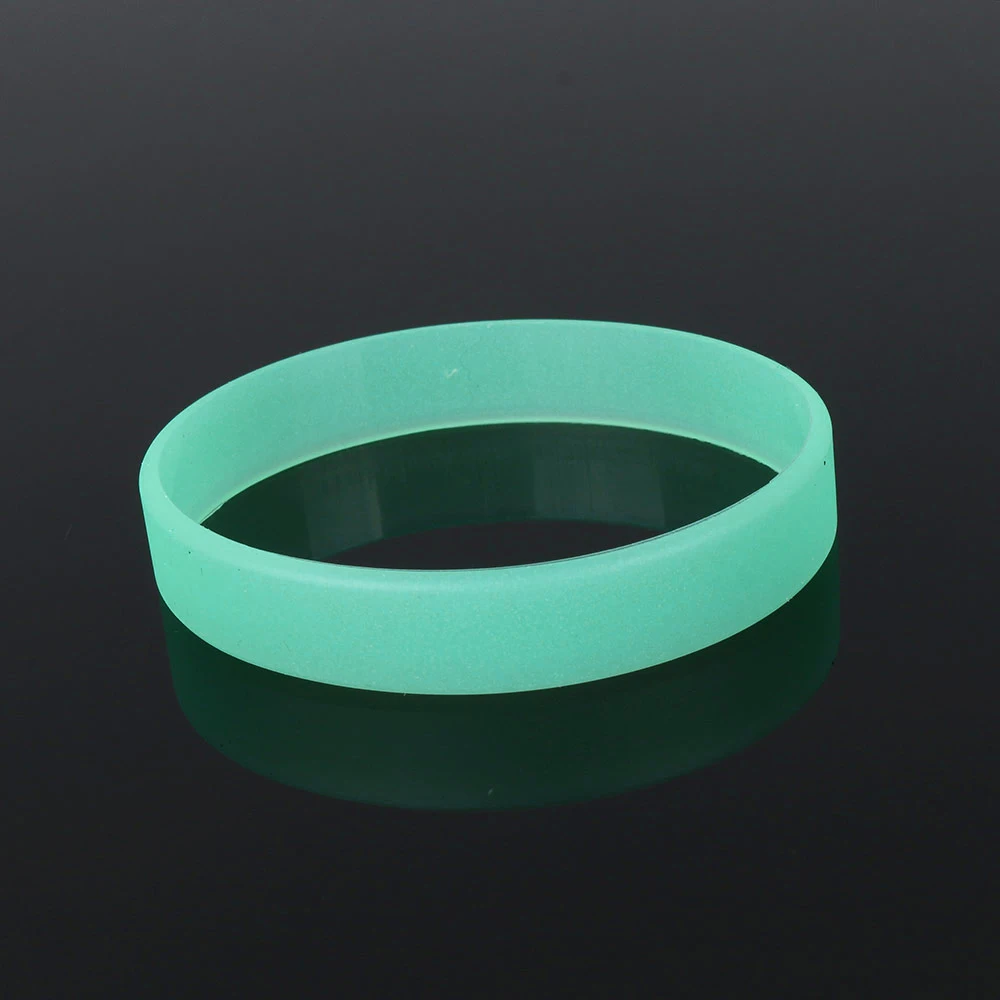 Светящиеся в темноте эластичные браслеты из силиконового каучука 6 цветов