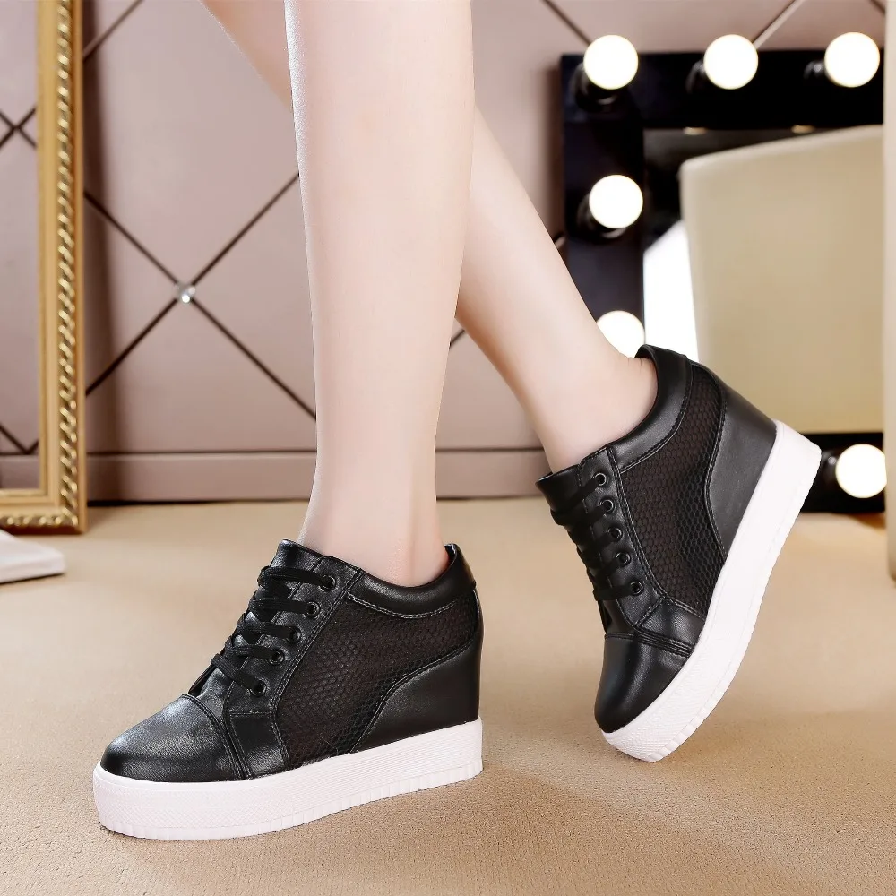 Женские туфли на танкетке 7 см Кожаные броги резиновой платформе со шнуровкой