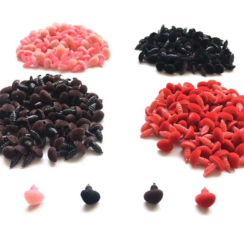 100pcs/lot 9*11mm Plastic Triangle Velvet Noses Buttons Eyes DIY for Bear Toy DIY Safety Puppy Dog Nose Accessories for Doll Toy