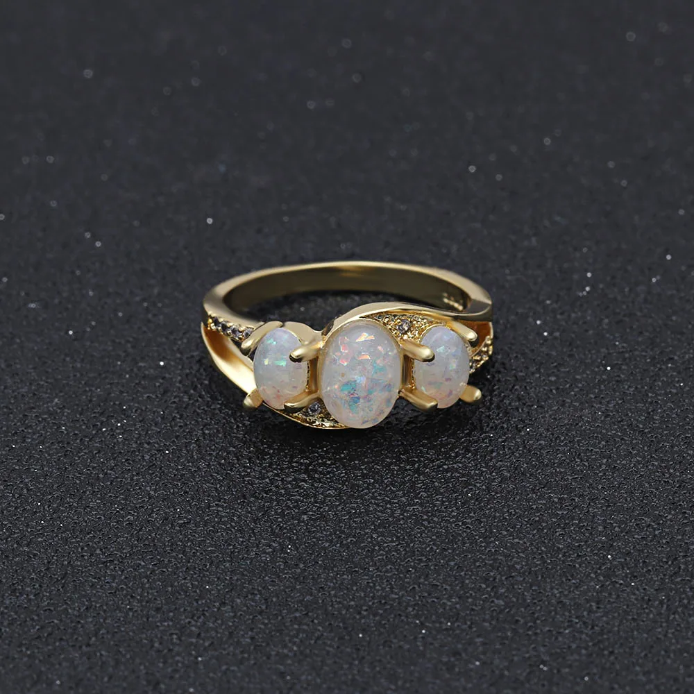 2019 Новое поступление модные кольца золотого цвета заполненные белым огненным