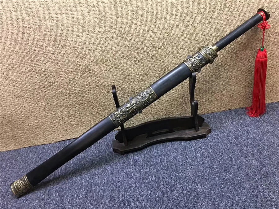 Благоприятный китайский меч династии Хань Цзянь Ebonywood Scabbard позолоченный острый