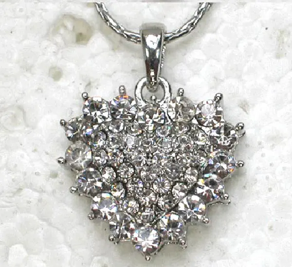 

Clear Rhinestone Heart Fashion Pendant Necklaces Chain Jewelry F164 A