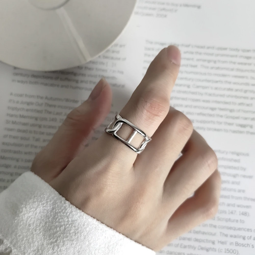 Классическое женское серебряное кольцо с двойным замком Женское