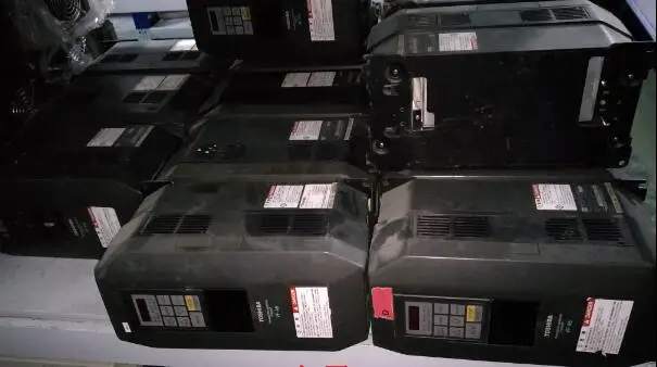 Инвертор VF A5 1.5KW 380 V VFA5 4015PY A50 используется один 90% ВНЕШНИЙ ВИД НОВЫЙ 3 месяца