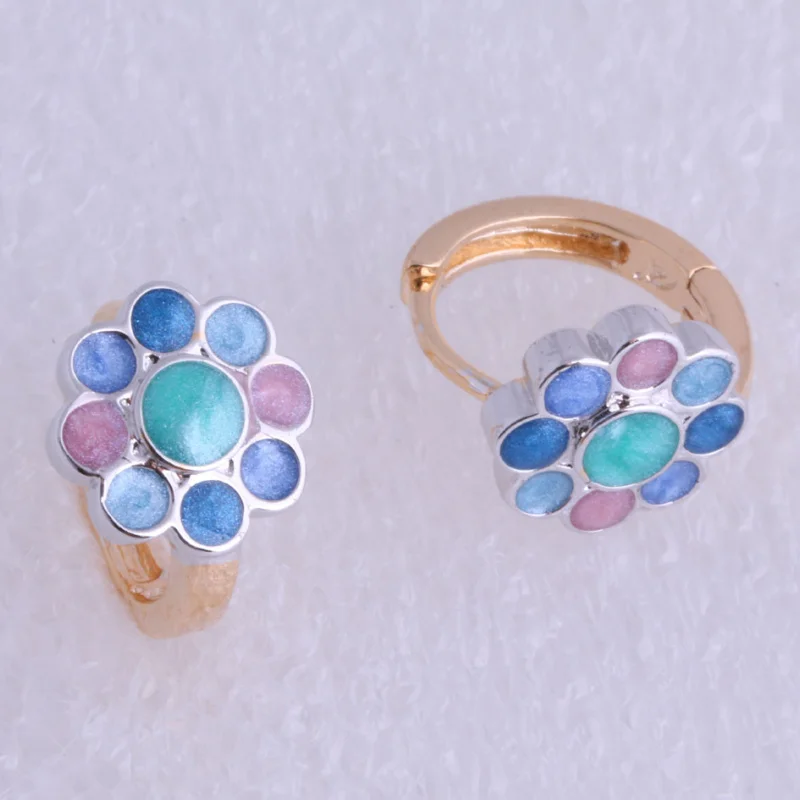 Женские серьги кольца синие зеленые и розовые маленькие желтого цвета из смолы