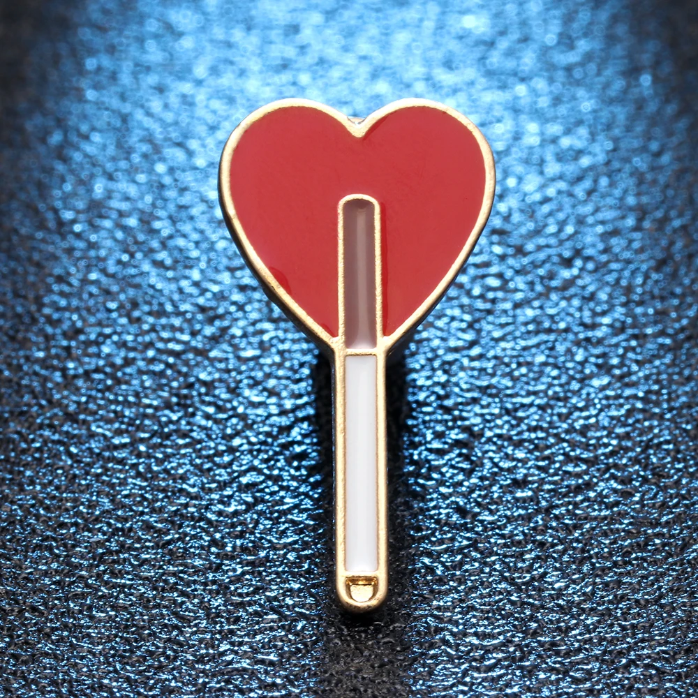 Модная эмаль Красная любовь конфеты брошь джинсовая булавка рубашка с пряжкой