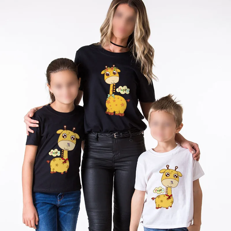 Одинаковая семейная одежда платья для мамы и дочки Семейные футболки модная