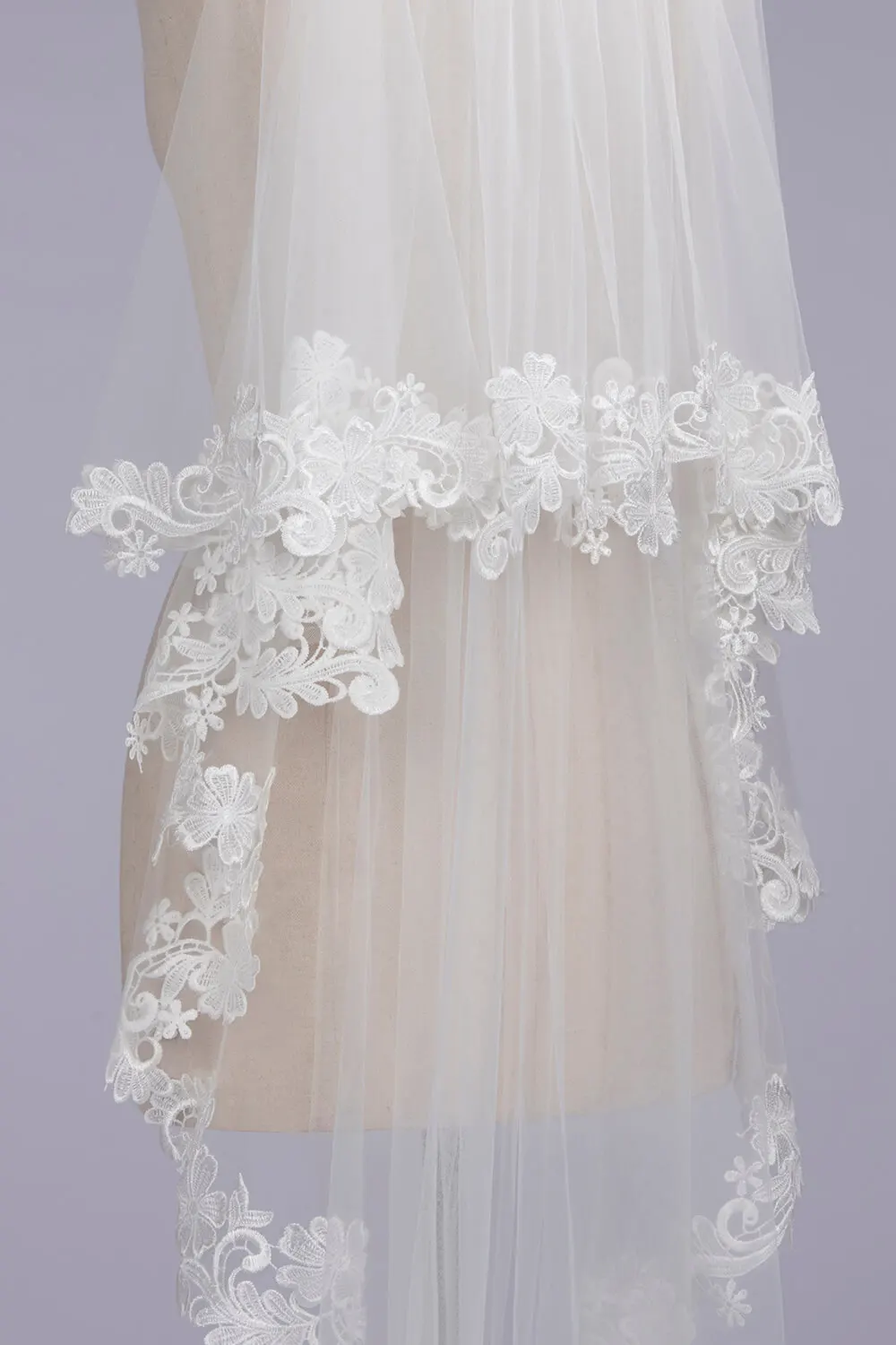Voile Mariage 1.5M Короткая Фата с Кружевной Кромкой Расческой Двухслойная Вуаль Невесты Дешевые свадебные Аксессуары Veu de Noiva