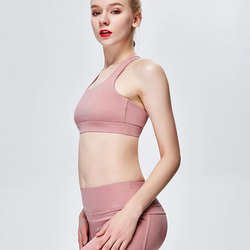 Высокоэластичный дышащий спортивный бюстгальтер женский с мягкими чашечками
