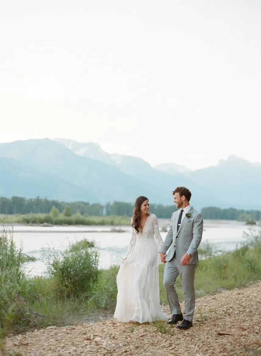 Bohemian Lace Wedding платья с рукавом-клеш глубокий v-образный вырез сексуальная открытая спина линия Boho пляжные свадебные платья Цыганский Хиппи Noivas ZW190