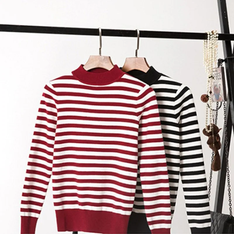 Женская Современная трикотажная футболка в полоску черная красная облегающая