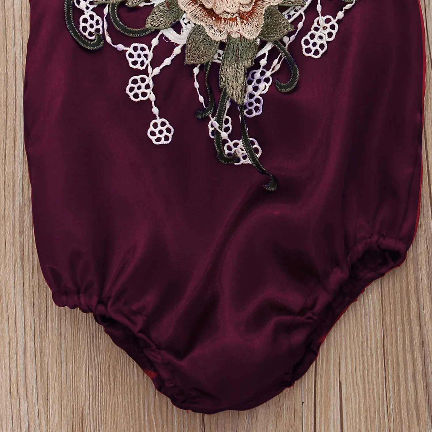 Милая детская одежда с объемным цветком летний комбинезон открытой спиной для