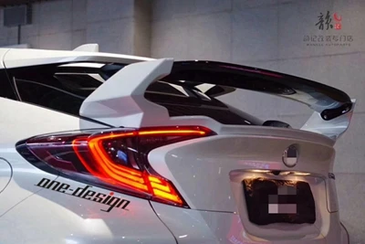 White and black Стайлинга автомобилей Высокое качество ABS Пластик Неокрашенный задний спойлер багажник крыло для Toyota CHR C-HR - Цвет: White and black