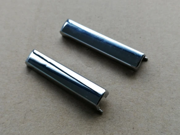 

New laptop lcd hinge cover for Toshiba Z830 Z930 R631 R632 pair sliver