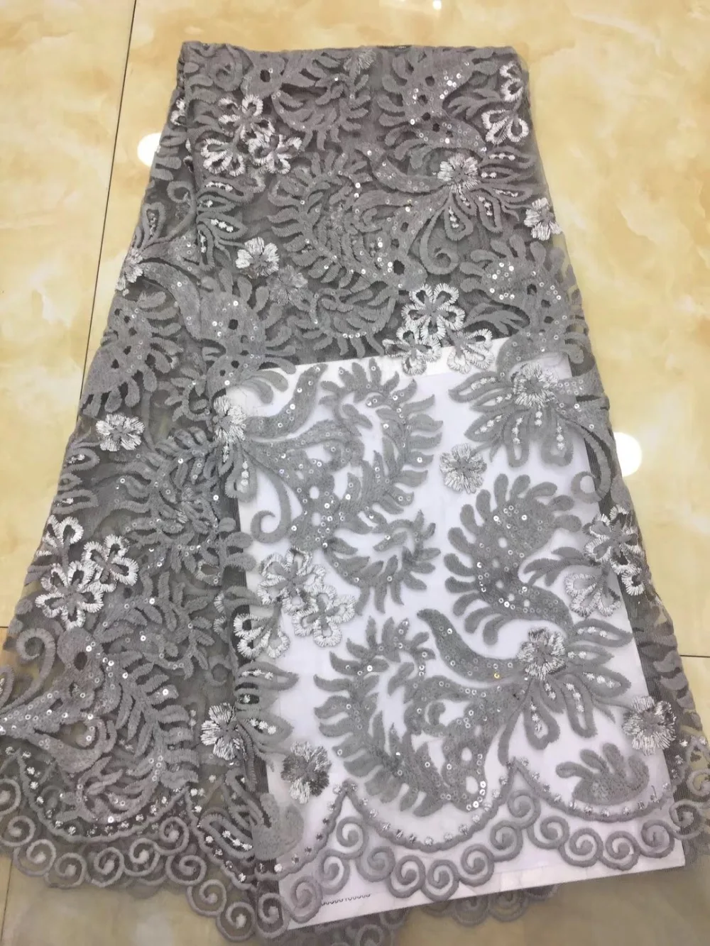 

2018 Latest African 3D Flower with sequins Laces Design Materia beautiful Lace Ribbon French Tull Lace Fabrics For Lace Dress