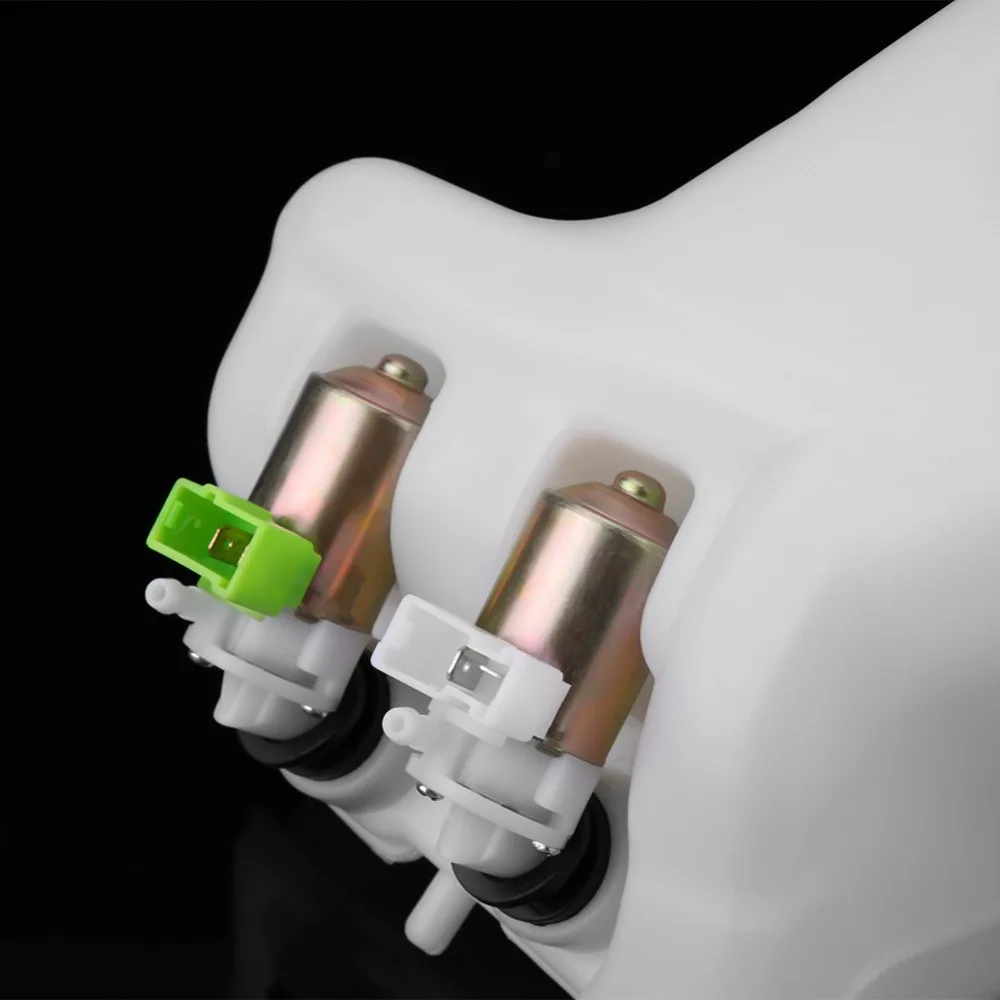 Флакон для мытья ветрового стекла с 2 отверстиями и баночкой насоса комплект Nissan