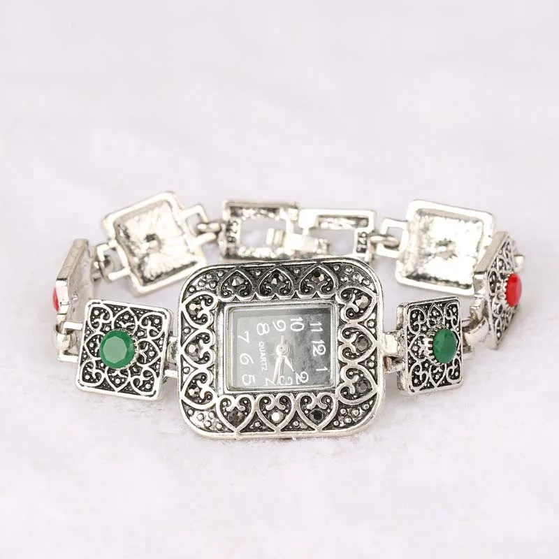 Оптовая продажа ювелирные изделия разные партии браслет 2021 модные новые ажурные