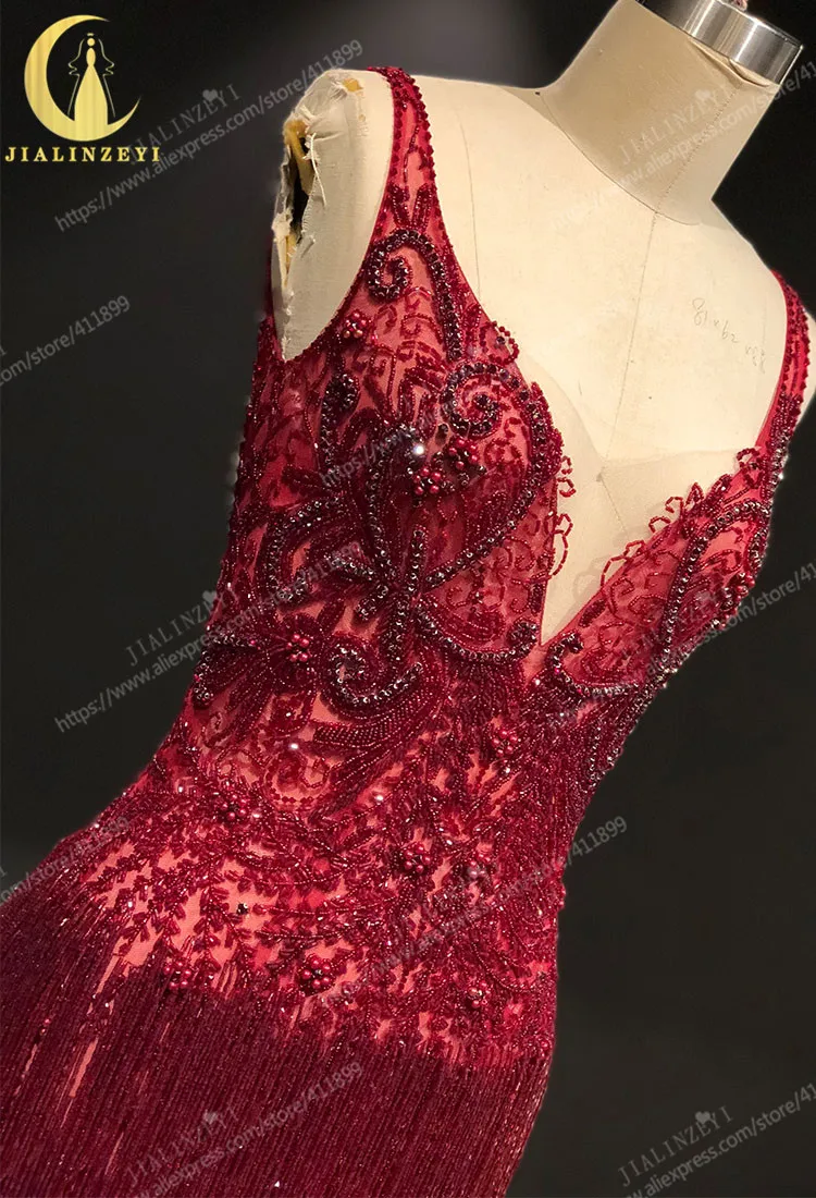 Рисунок 5 - Платье женское вечернее с V-образным вырезом