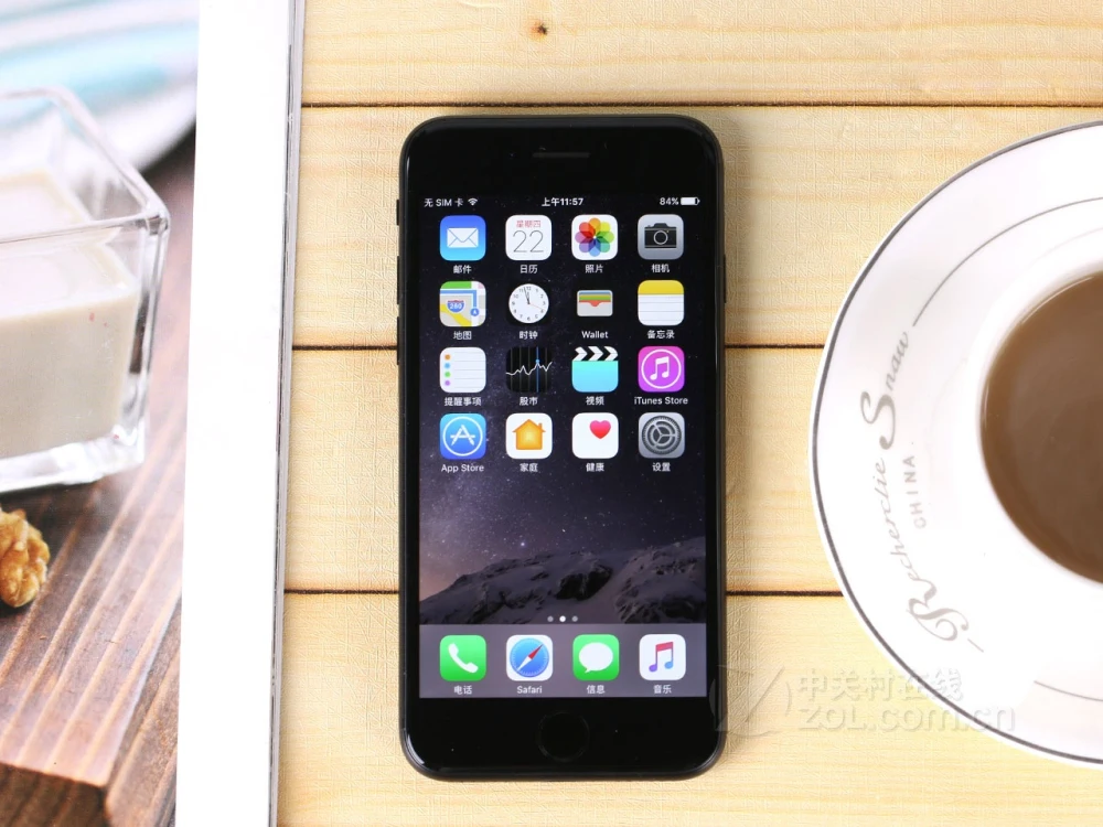 Apple iPhone 7 32 GB/128 GB 4G LTE iphone7 мобильный телефон IOS четырехъядерный мобильный телефон 4,7 ''12,0 MP отпечатков пальцев Смартфон