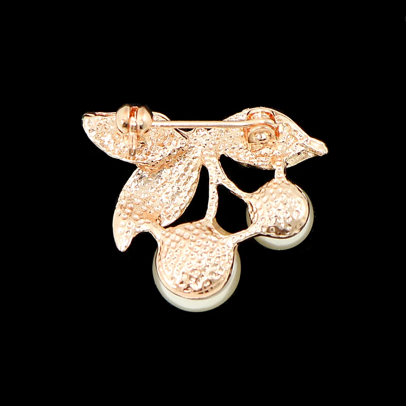 Броши с искусственным жемчугом и цветком из горного хрусталя OneckOha | Украшения