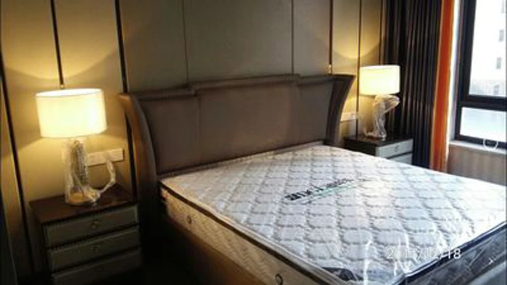 Дизайн hotel настольная лампа Современные настольные лампы AC110V 220 В Белый Черный прикроватный свет