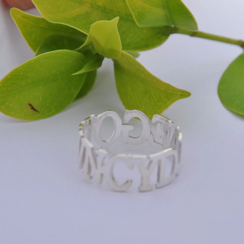 Обычай имя кольцо широкий диапазон персонализированные все заглавные буквы