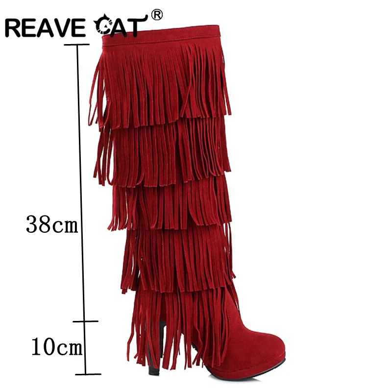 REAVE CAT/Большие размеры 32-43; Новинка; женские зимние сапоги из флока на меху сапоги до колена на высоком каблуке модные сапоги с бахромой; Цвет черный, коричневый, красный; ZL4150