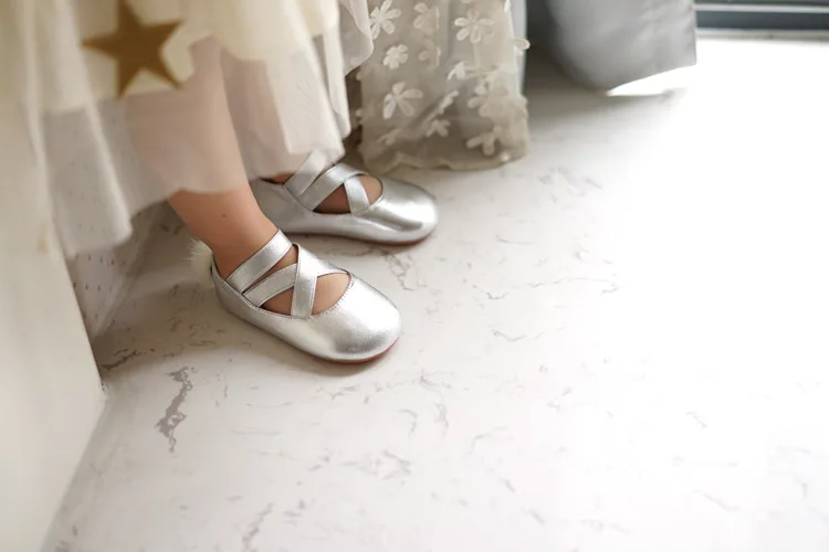 Верх из замши + свиная кожа внутри! 2017 г. Демисезонные детские кожаные ботинки с