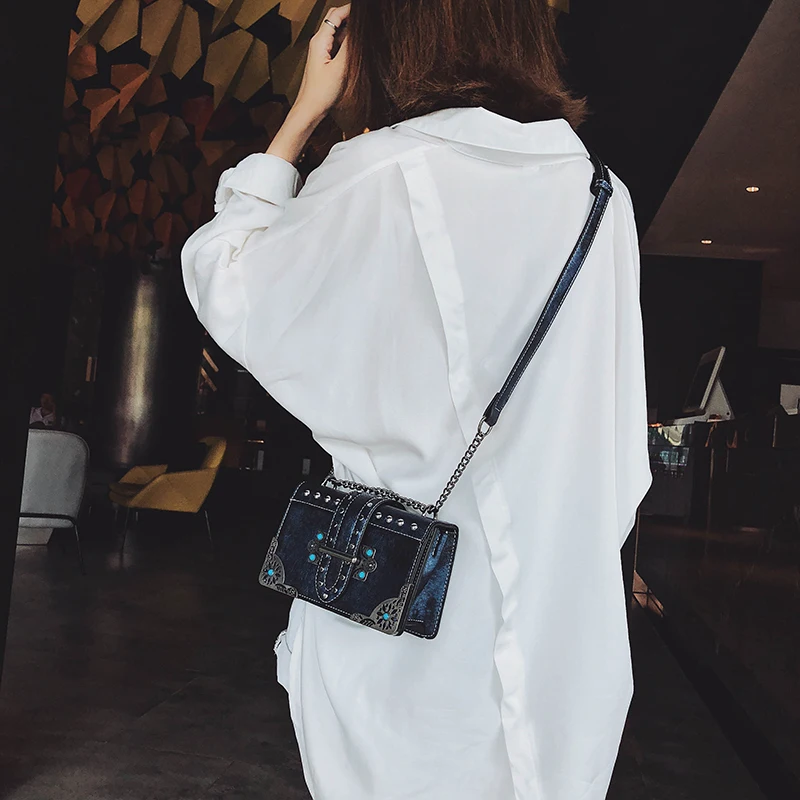 2019 Новинка весны и лета Для женщин ретро заклепки Crossbody мешок диких сумка цепь