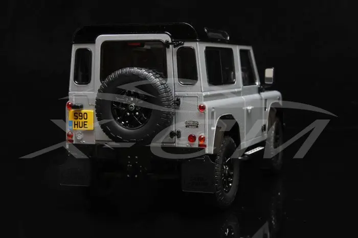 Литая под давлением модель автомобиля почти настоящая 1:18 Defender 9" 2000000" pcs Edition-+ маленький подарок