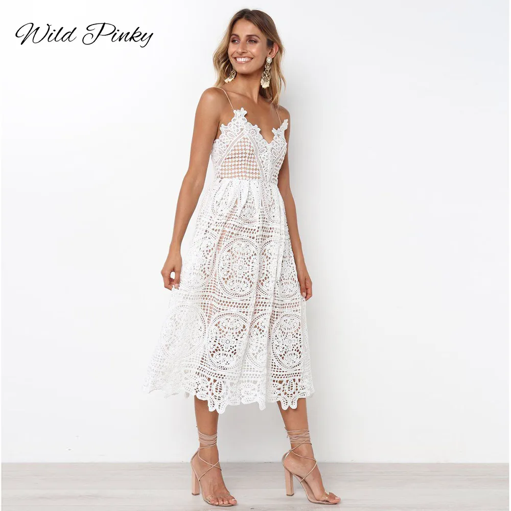 Женское платье без рукавов с цветочным узором летнее Белое Облегающее