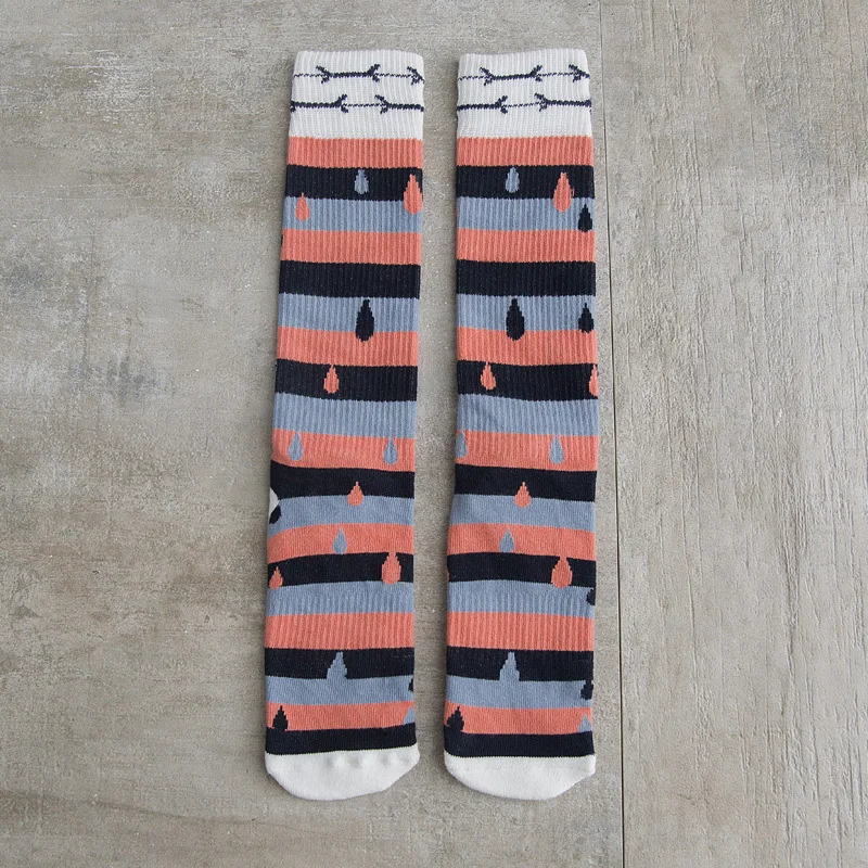 2019 New Men Sport Hiking Cycling Running Socks Pure Cotton In Personality Cartoon Man happy Male |