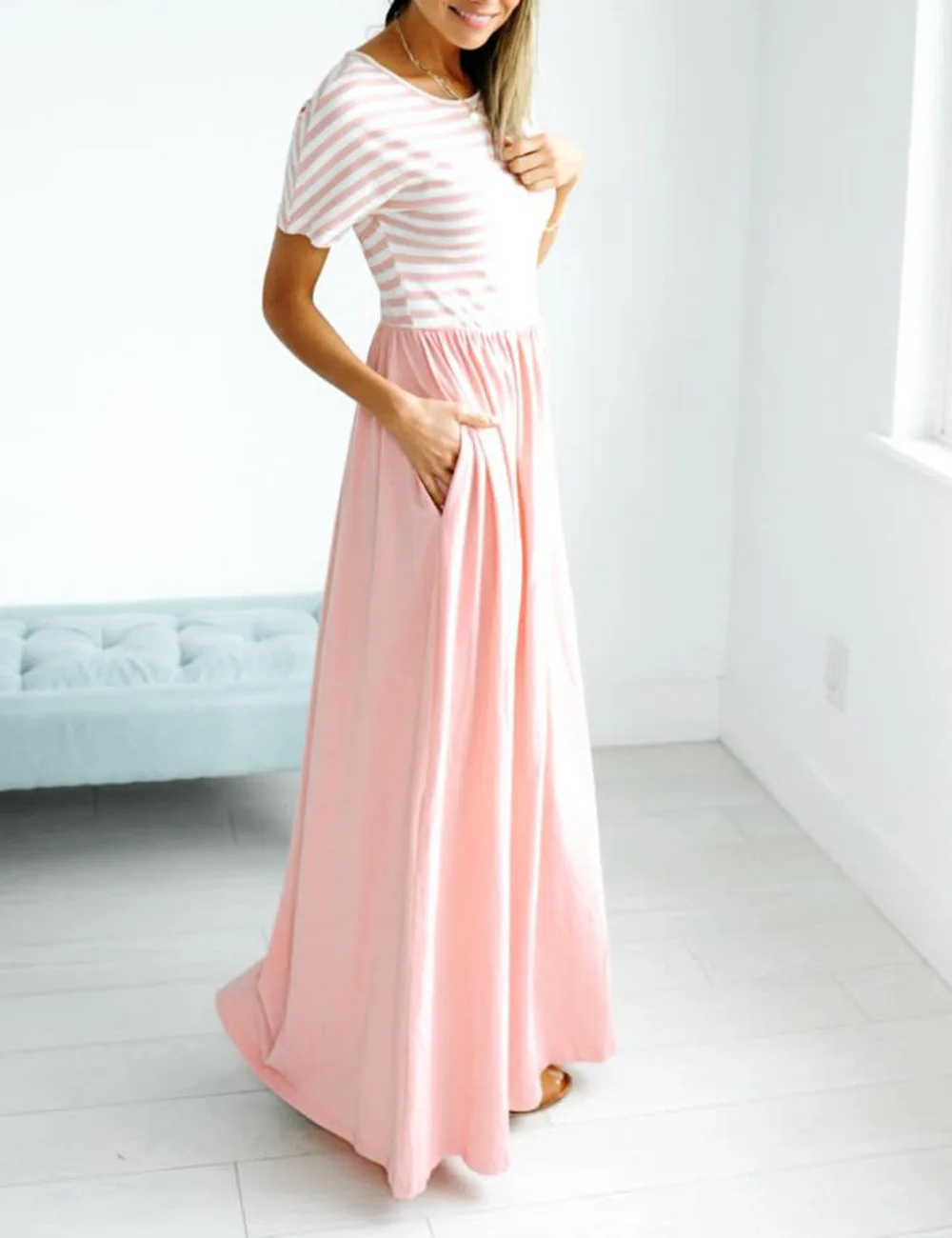 Летнее платье в полоску женское с коротким рукавом и круглым вырезом длинное