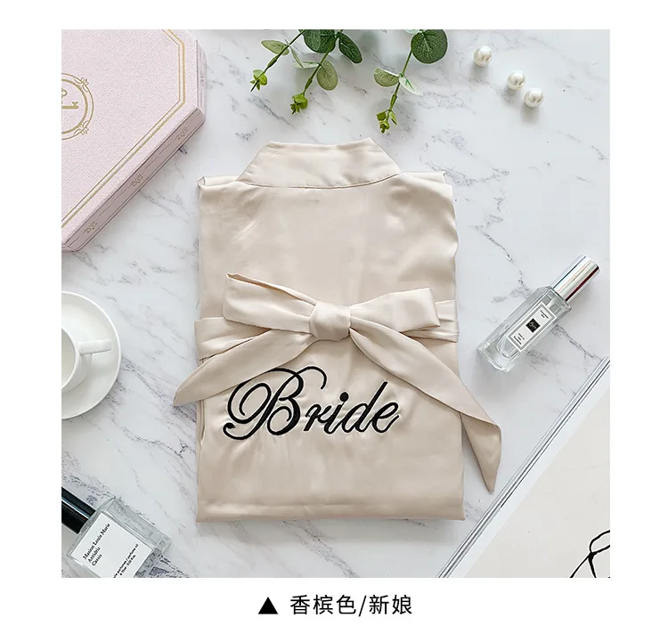 Champagne Bride Персонализированные наряд цвета шампанского кимоно атласные пижамы Свадебный халат невесты Вышитые невесты халаты для невесты - Цвет: Champagne Bride