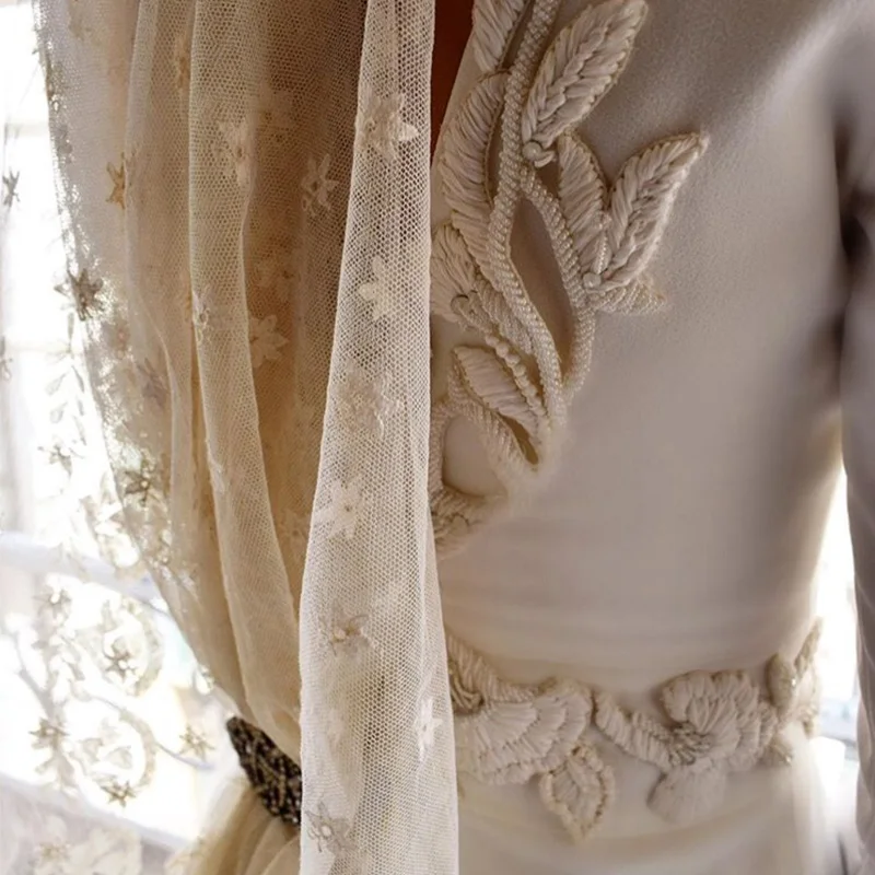 

Three Quarter Length Sleeves Wedding Dress Scoop Neck A Line Appliques Major Beading Bridal Gowns Backless Bride Dresses Custom