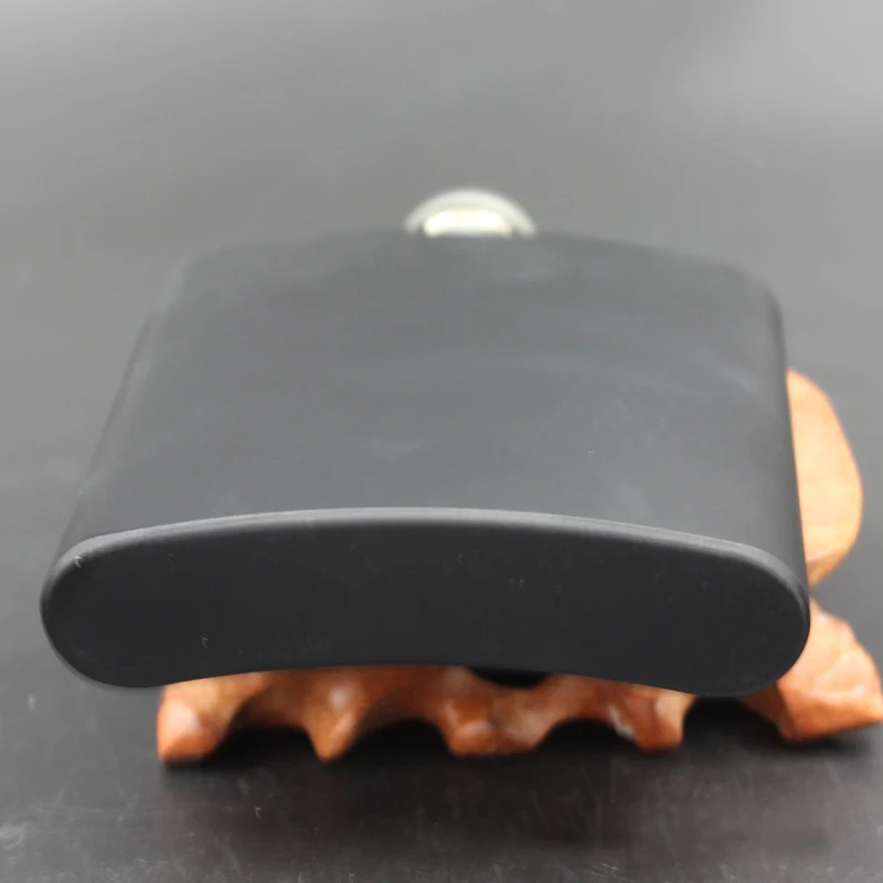 Лидер продаж 6 унций модные фляги из нержавеющей стали черная мини фляжки