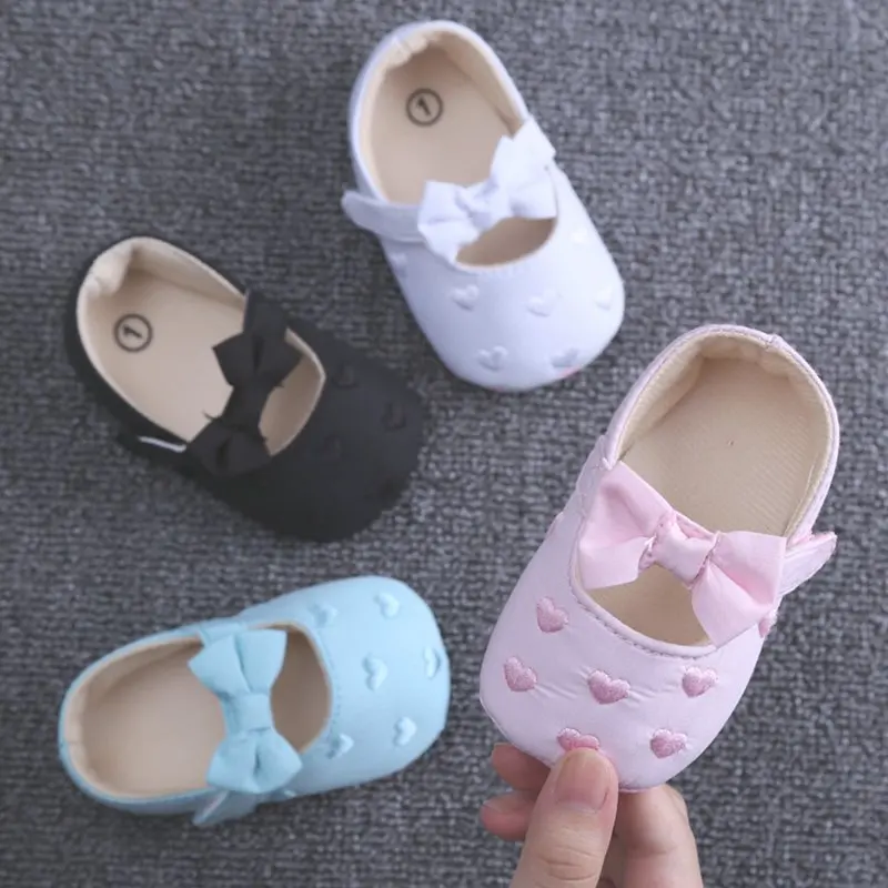 2017 Довольно Сердце бантом обувь для девочек Мягкая 4 цвета малыша Обувь младенцев