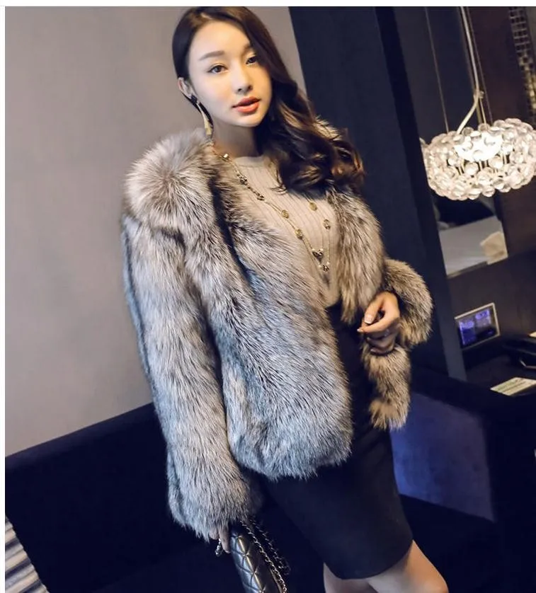 Женская короткая приталенная куртка из искусственного меха с круглым вырезом|fur