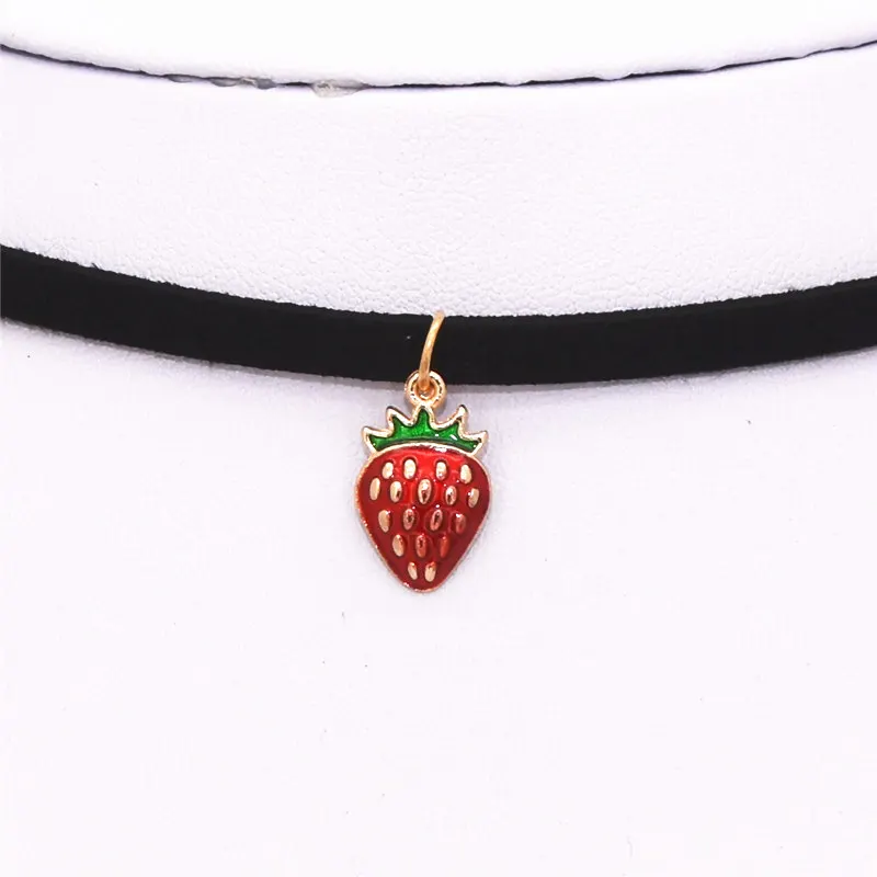Strawberry Горячая Мода Кручёные ожерелья Черный Бархат Кожа фрукты серии сплав Подвески Макси заявление Ложные Воротник Чокеры Цепочки и ожерелья Для женщин ювелирные изделия - Окраска металла: Strawberry